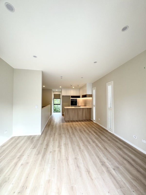 6 Camelot Place, Glenfield, Auckland - Carousel 2