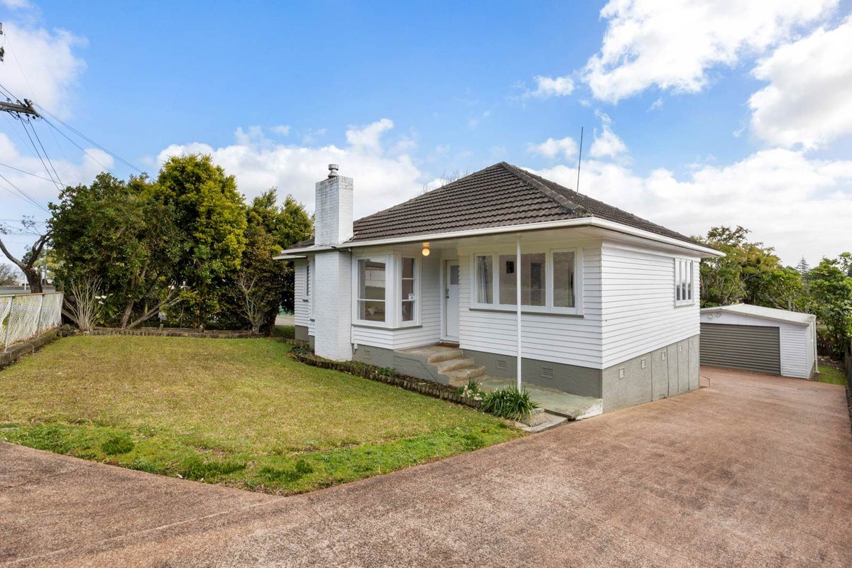 6 Batkin Road, New Windsor, Auckland City, Auckland - Carousel 2