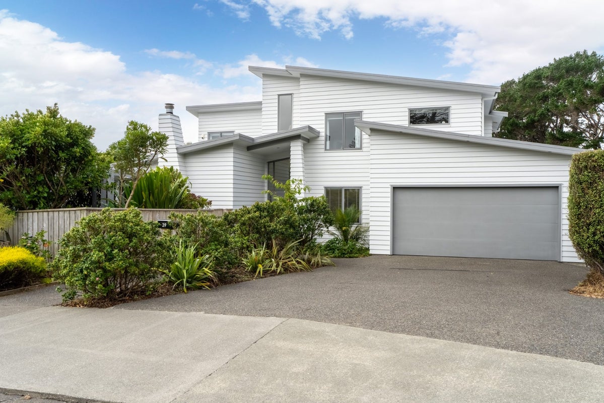 39 Winsley Terrace, Churton Park, Wellington - Carousel 1