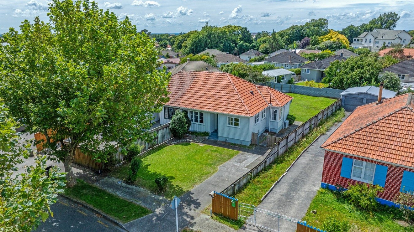 33 Rangiora Avenue, Roslyn, Palmerston North - Carousel 1