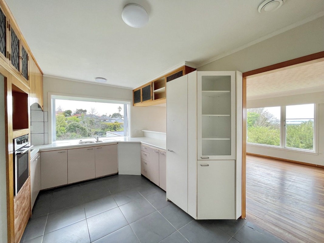 3 Taha Road, Te Atatu South, Auckland - Carousel 2