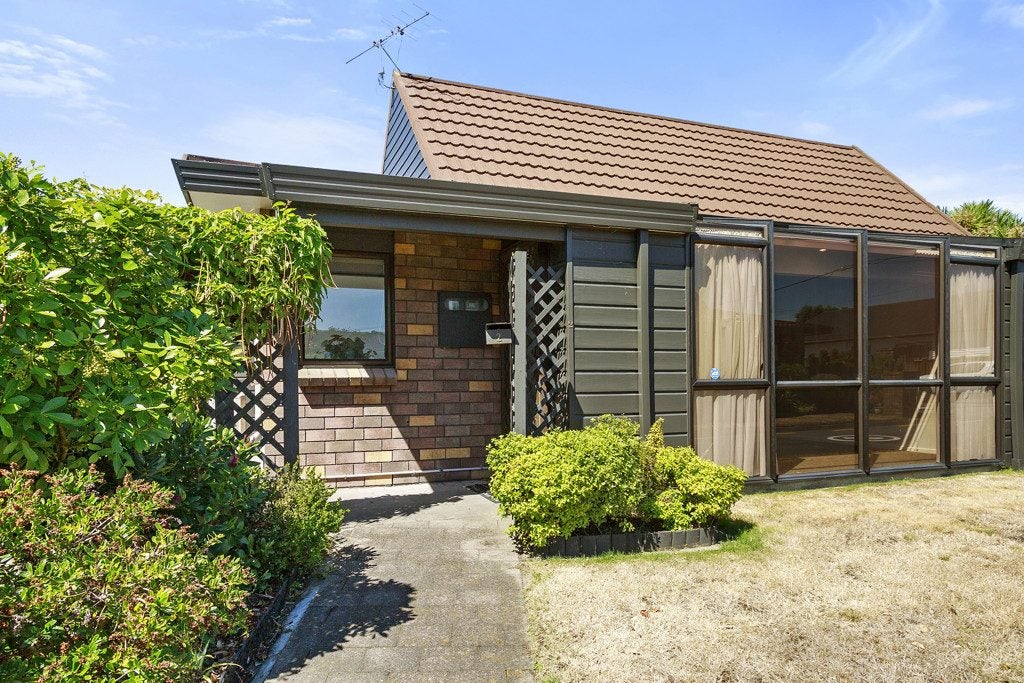 2/18 King Street, Petone, Lower Hutt - Carousel 1