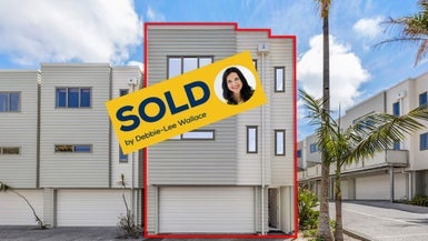 56/21 Hunters Park Drive, Three Kings, Auckland - Carousel 1