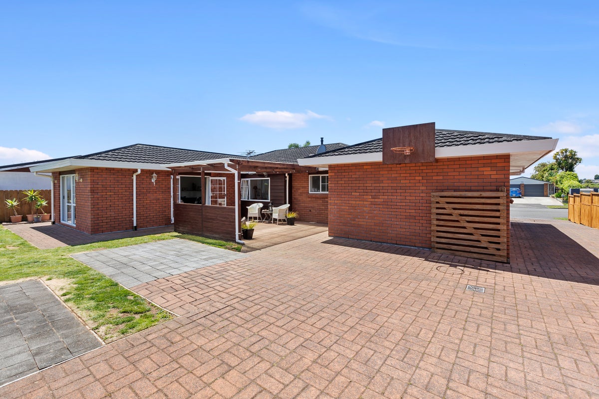 35 Heta Road, Highlands Park, New Plymouth - Carousel 24