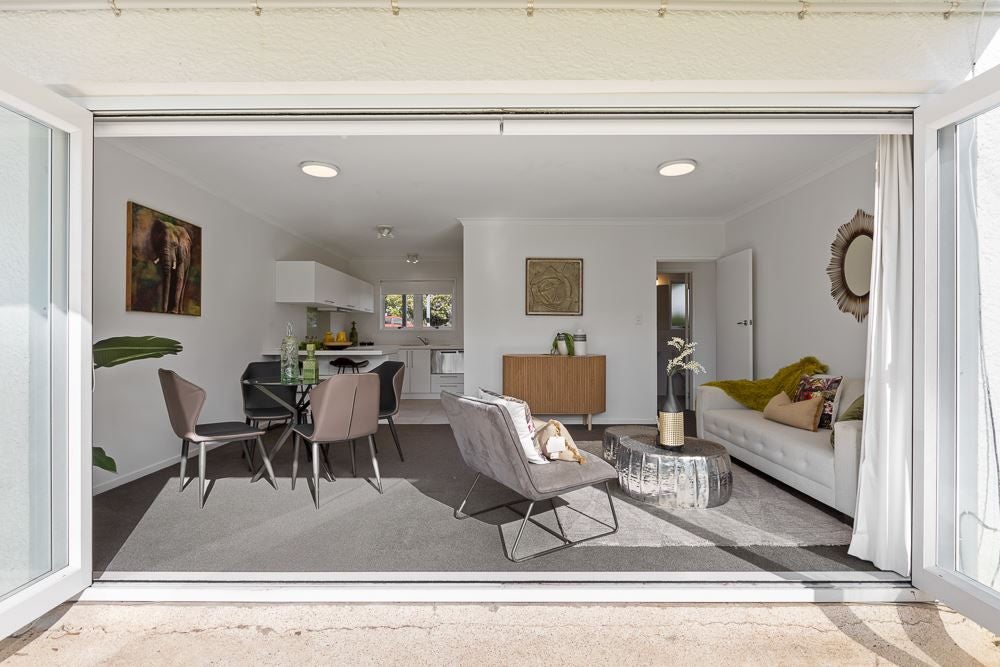 2/133 Shakespeare Road, Milford, Auckland - Carousel 1