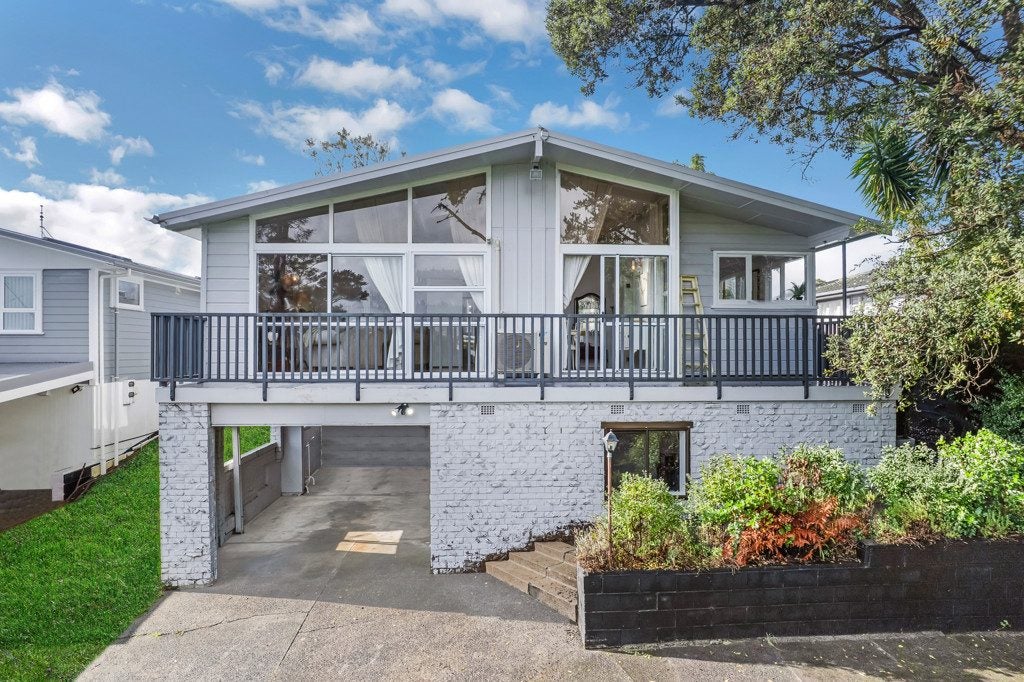 84 Millbrook Road, Henderson, Auckland - Carousel 1