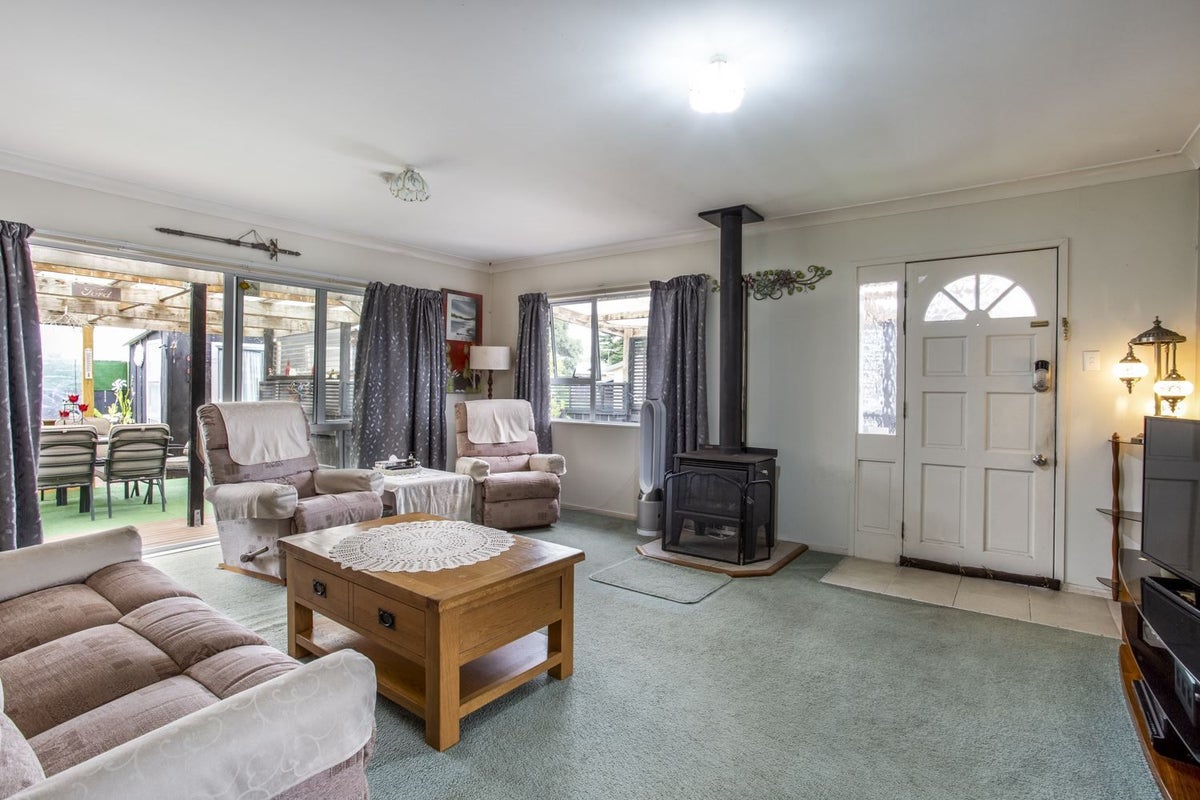 55E Springs Road, Parakai, Helensville - Carousel 2