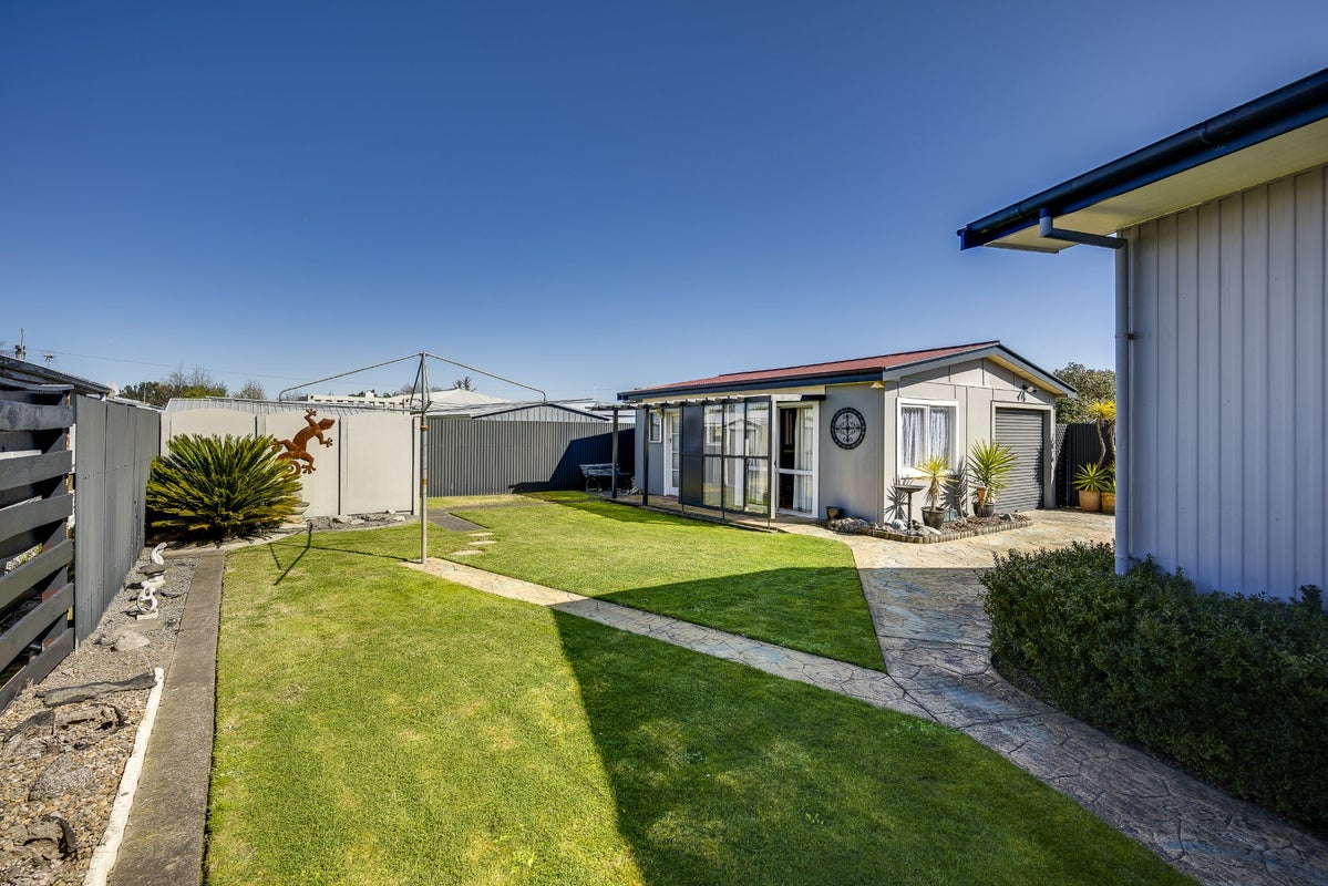 8 Ngarimu Street, Havelock North, Havelock North - Carousel 2
