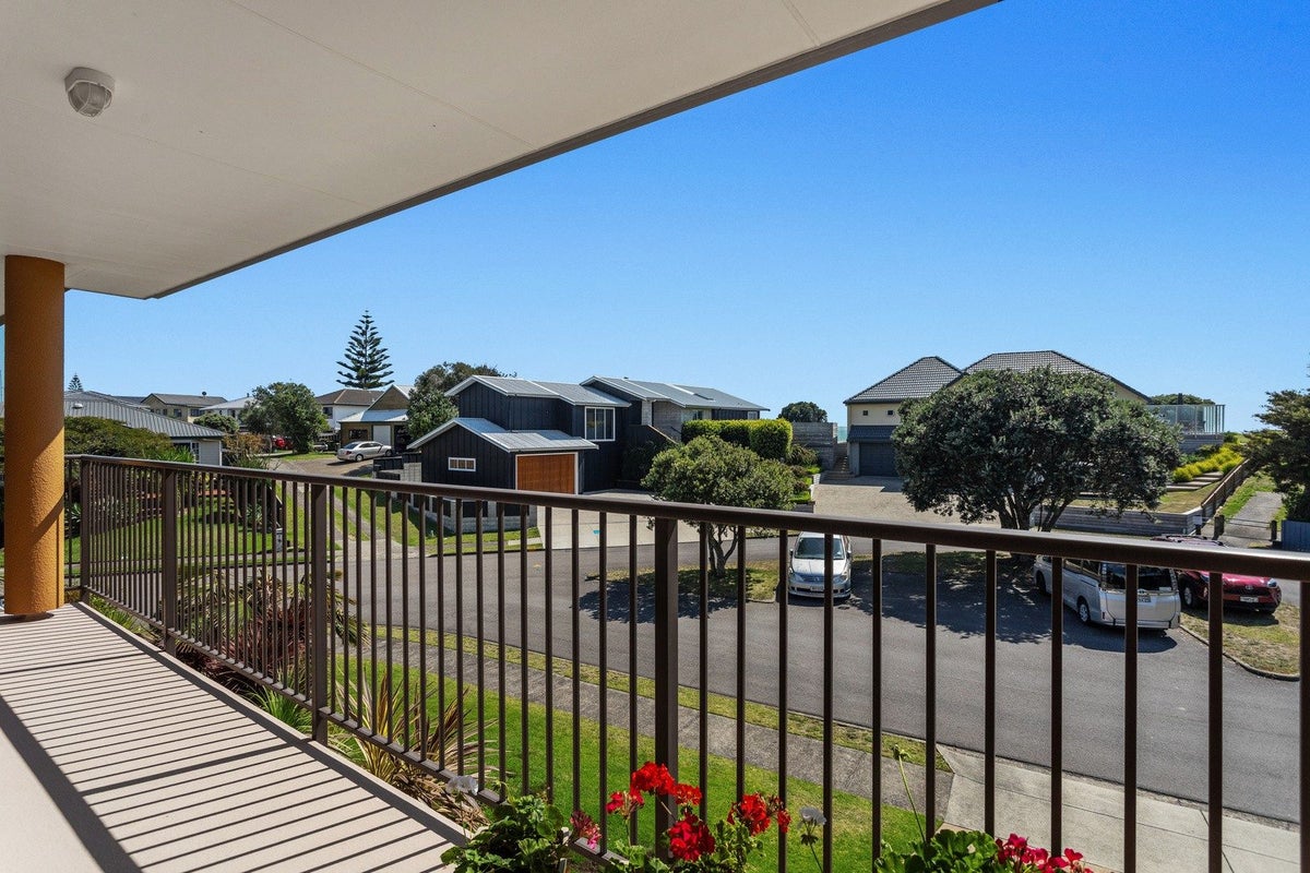 14 Commodores Close, Coastlands, Whakatane - Carousel 2