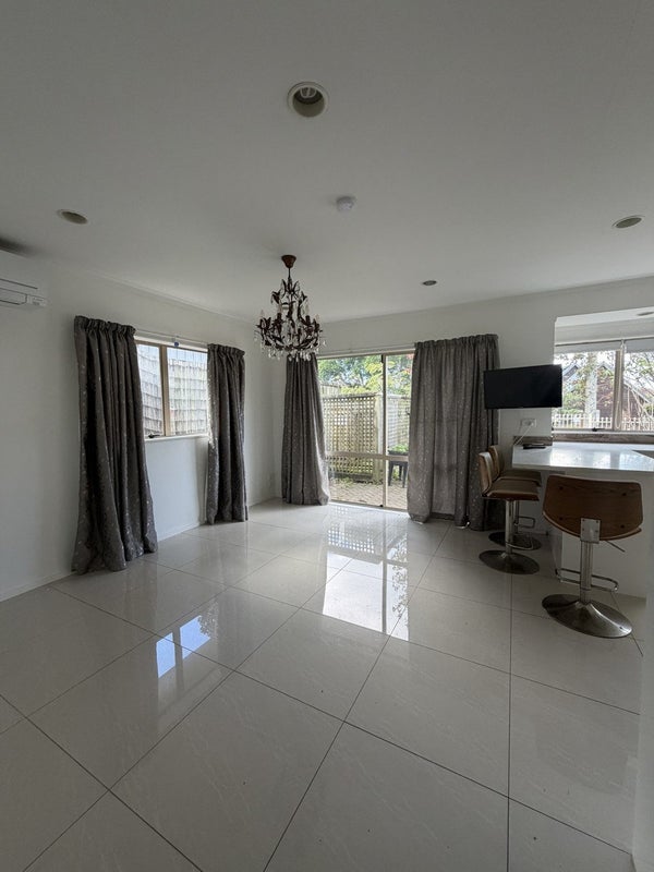 5A THURSTON PLACE,  HALF MOON BAY, Auckland - Carousel 2