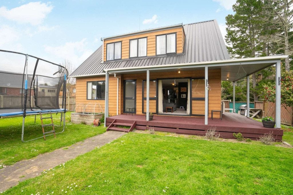 62 Splitt Avenue, Glenview, Hamilton - Carousel 2