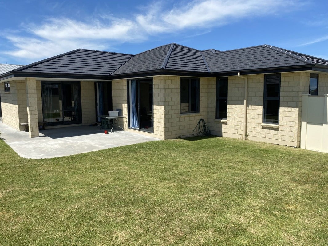 7 Benmore Place, Poraiti, Napier - Carousel 2