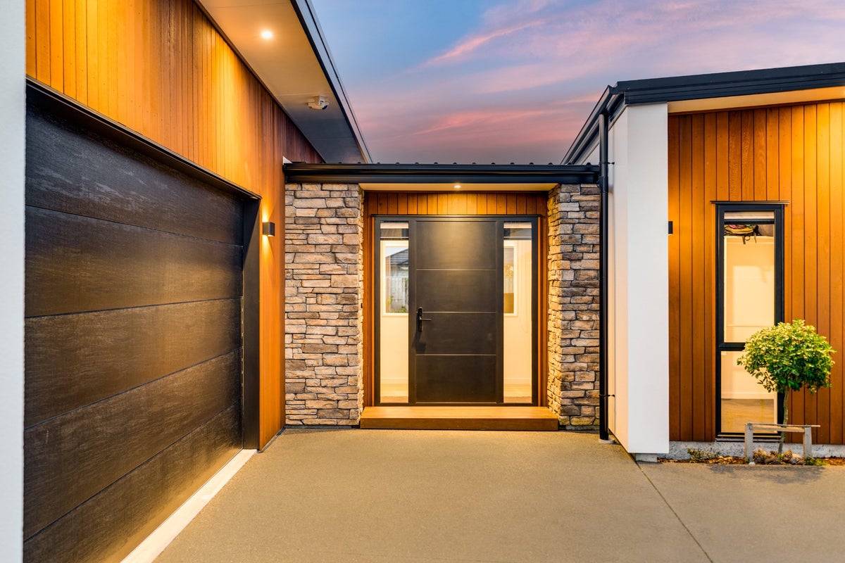 10 Helen Place, Halswell, Christchurch - Carousel 2