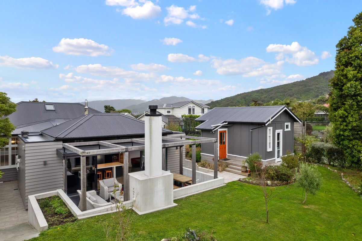 7 Lochiel Road, Khandallah, Wellington - Carousel 2
