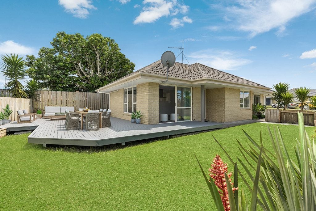 11 Legacy Drive, Henderson, Auckland - Carousel 2