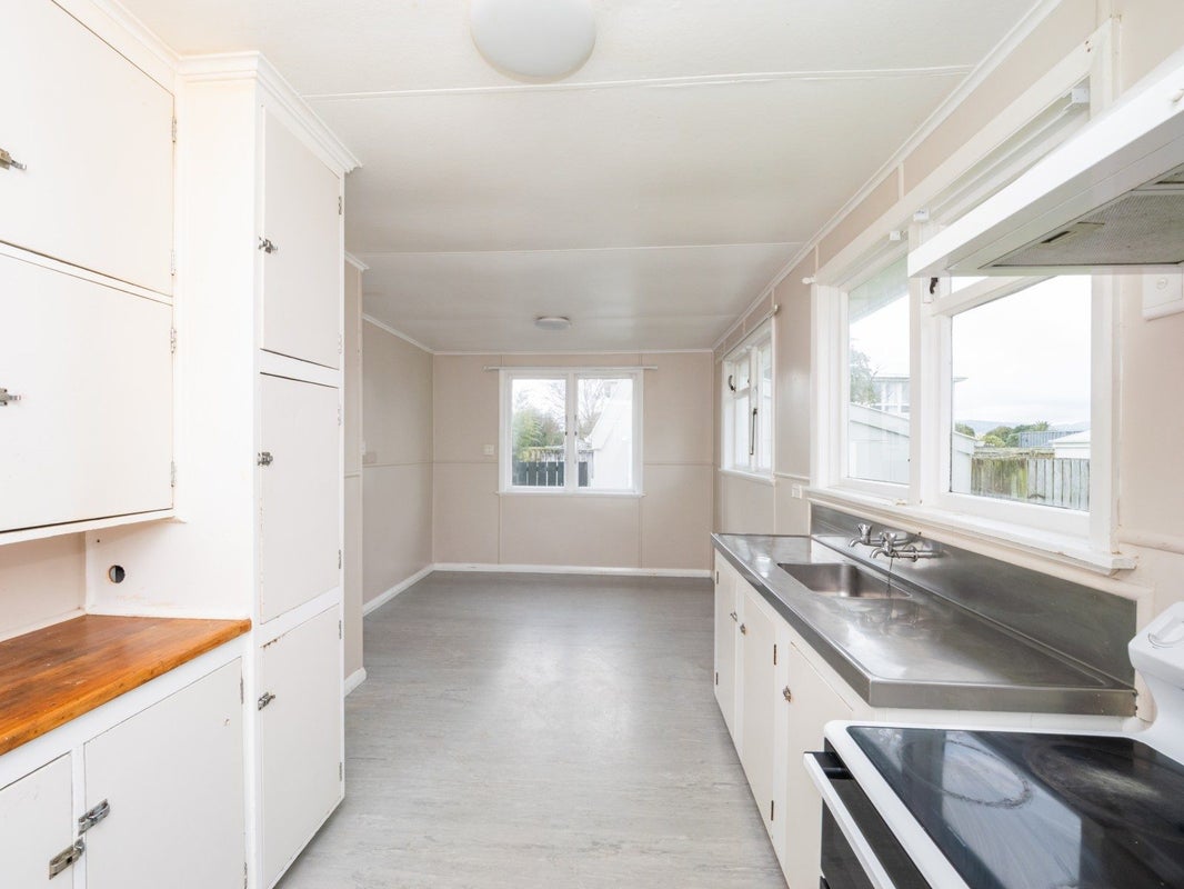 5 Crewe Crescent, Hokowhitu, Palmerston North, Manawatu / Whanganui - Carousel 2
