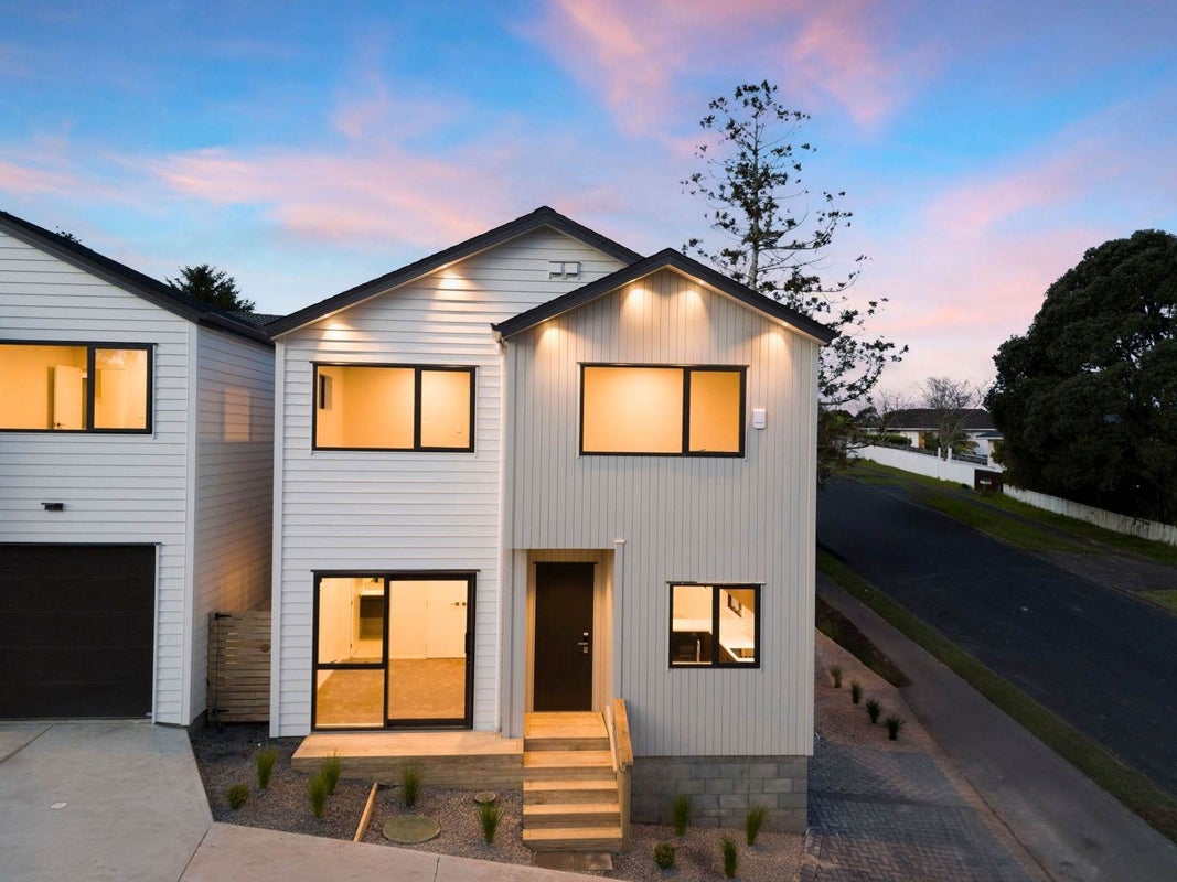 5A Topliss Drive, Northcross, Auckland - Carousel 2