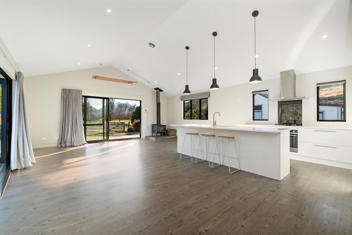 106 Mull Street, Glenorchy, Glenorchy - Carousel 2