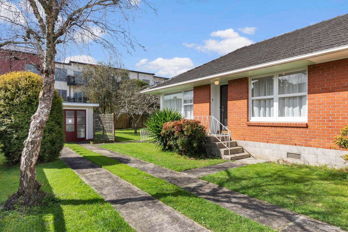 3/15 Brook Street, Milford, Auckland - Carousel 1