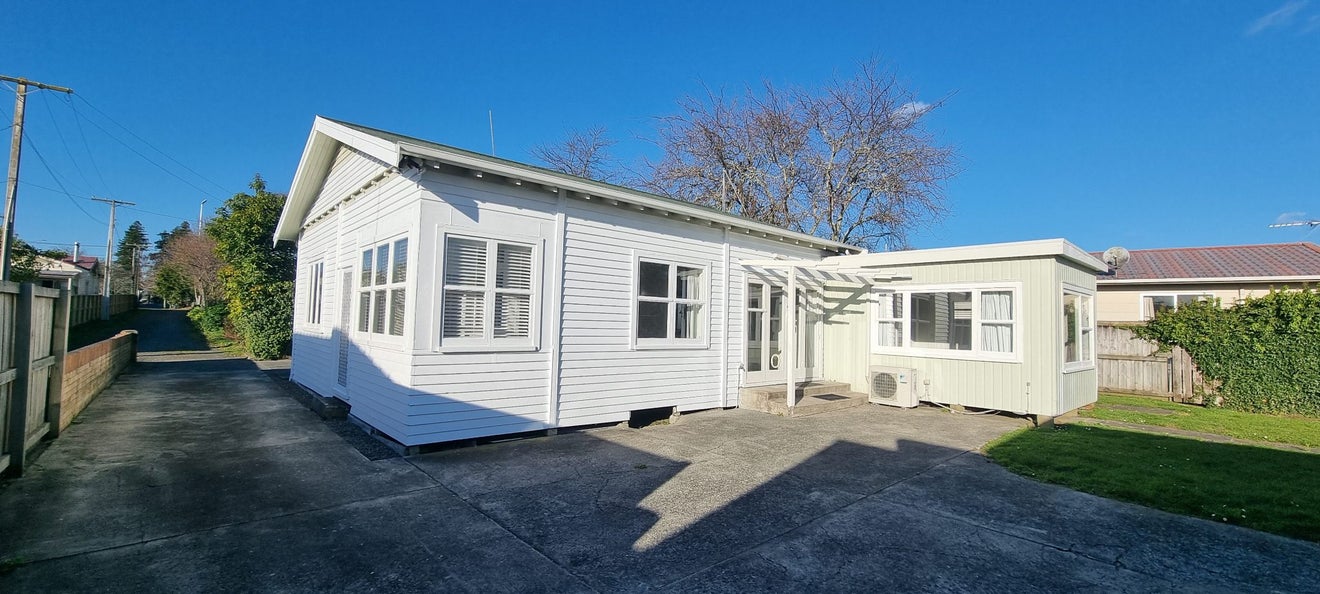 135 Galloway Street, Hamilton East, Hamilton - Carousel 1