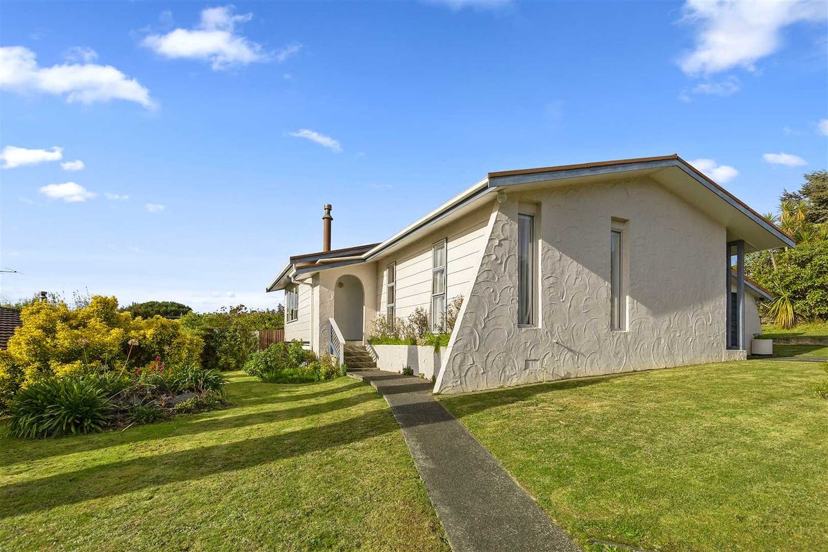 24 Hicks Close, Whitby, Porirua - Carousel 1