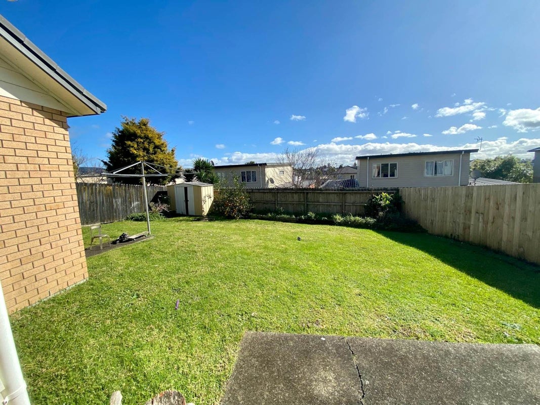 41 Seymour Road, Sunnyvale, Auckland - Carousel 14