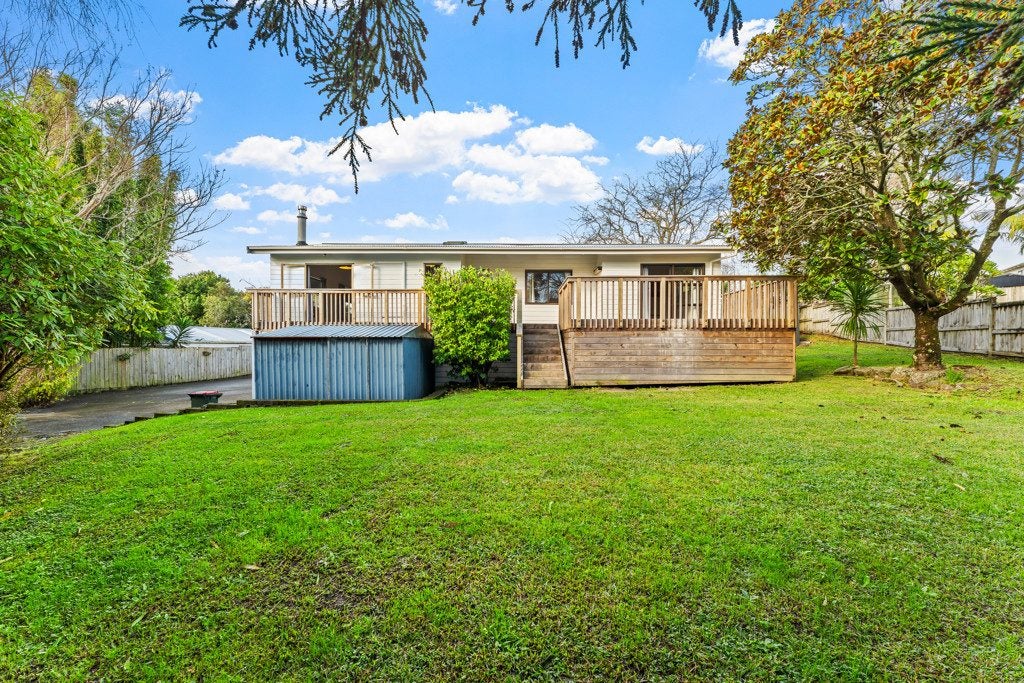 16 Dobell Road, Stanmore Bay, Whangaparaoa - Carousel 1