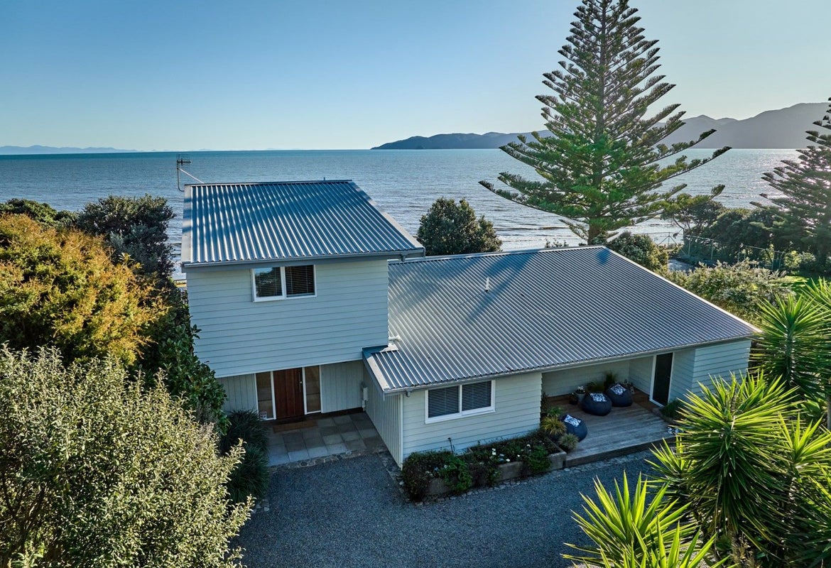 18 Arawa Street, Raumati Beach, Paraparaumu - Carousel 2