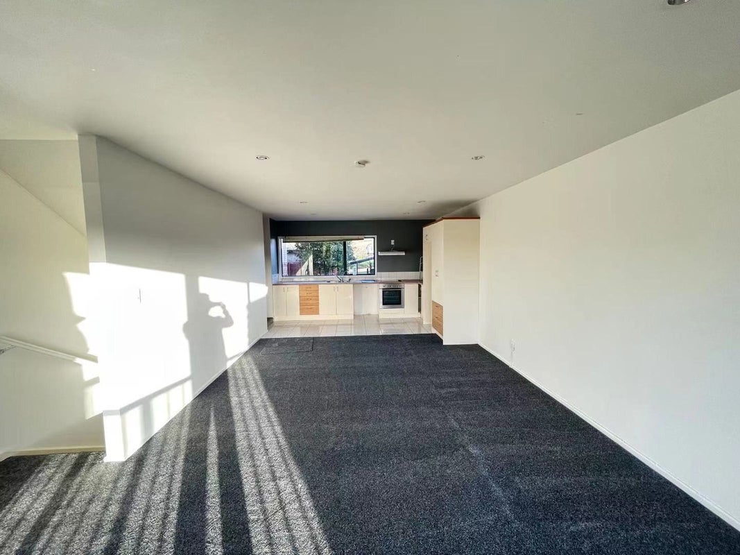12/1 Briar Way, New Lynn, Auckland - Carousel 1