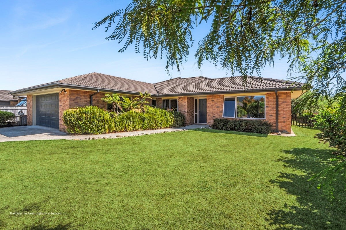 6 Wanderers Avenue, Brightwater - Carousel 1