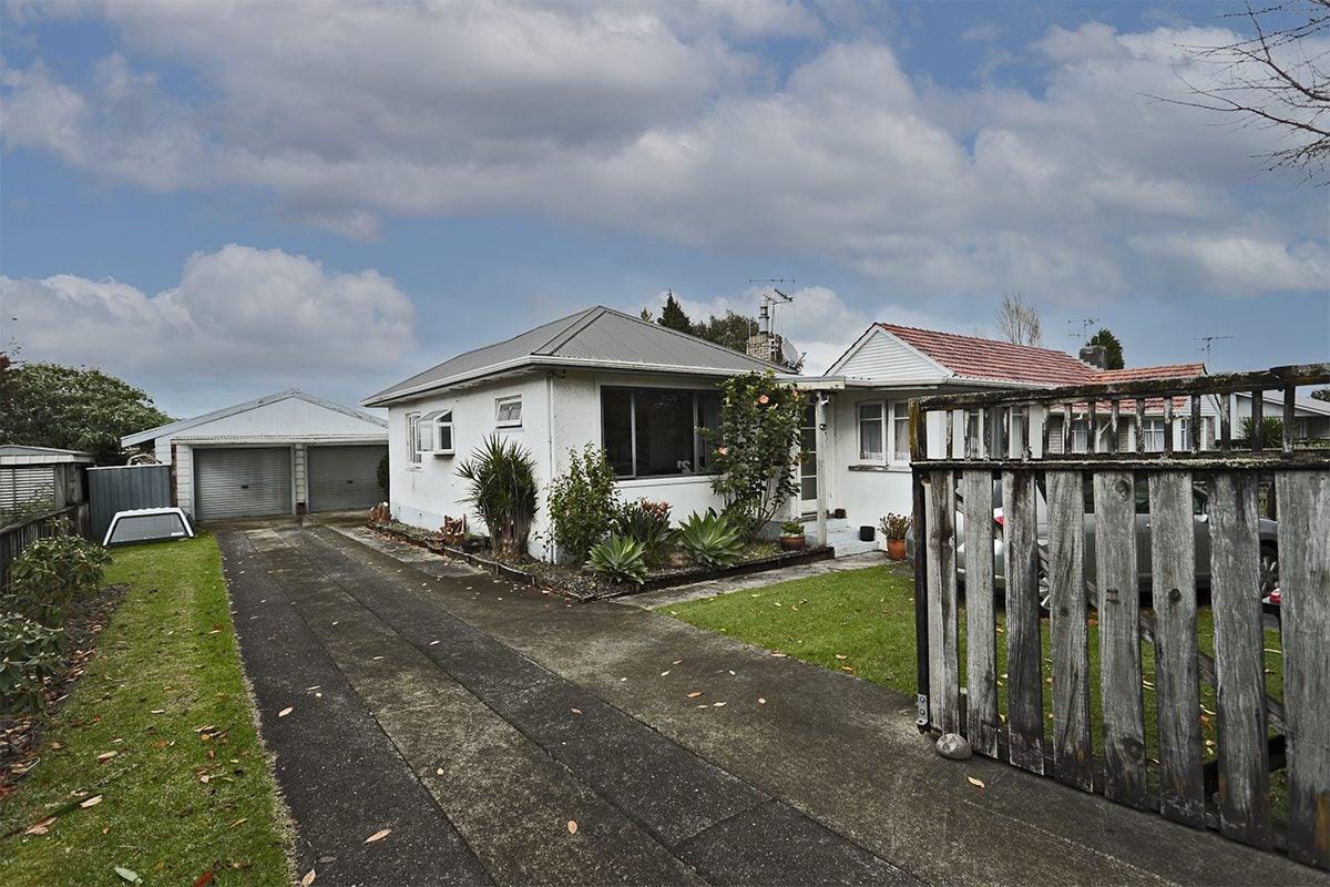 12 Slade Street, Greerton, Tauranga - Carousel 1