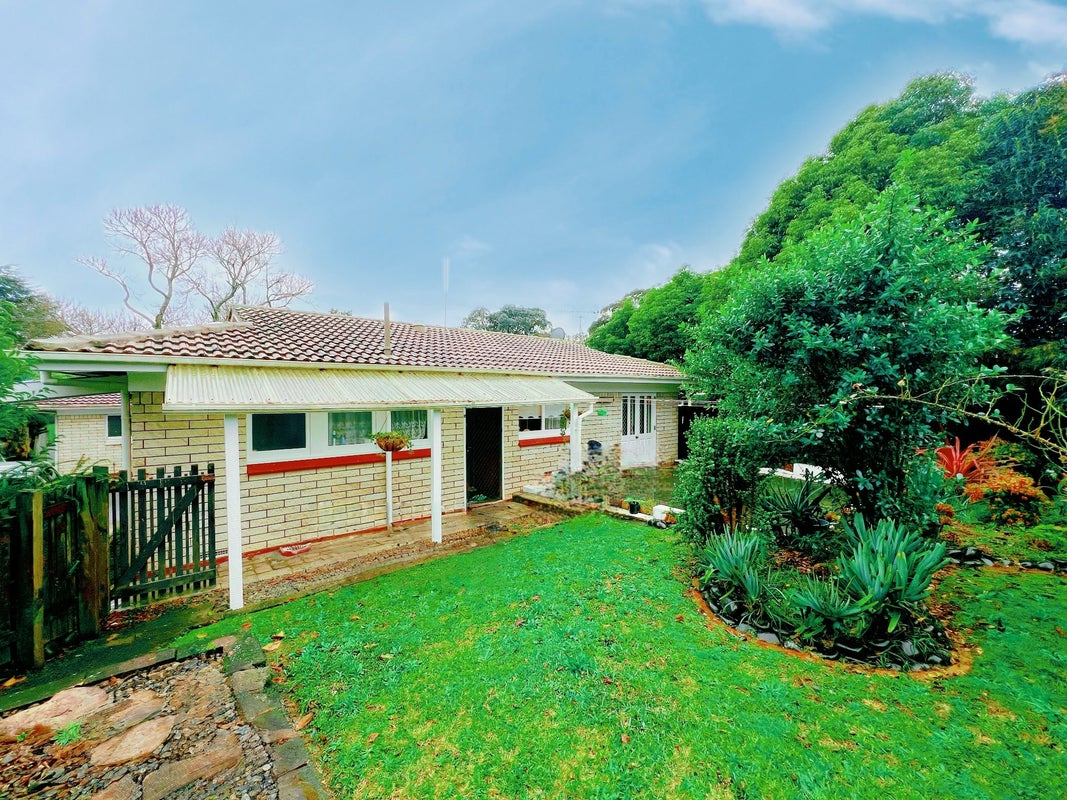 66B Ray Small Drive, Pahurehure, Papakura - Carousel 1
