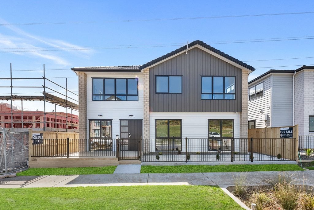 51 Koromeke Street, Flat Bush, Auckland - Carousel 1