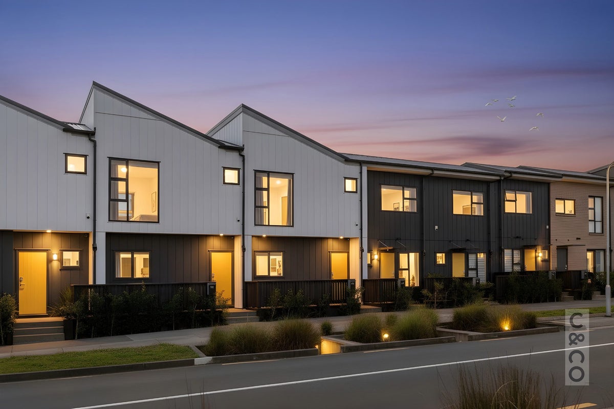 24 Manarini Road, Westgate, Auckland - Carousel 30