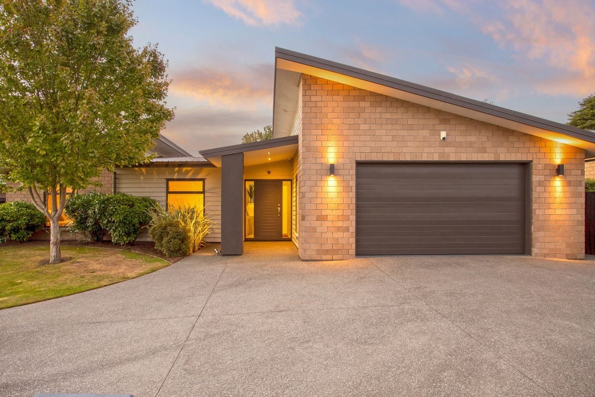 11 The Wickets, Hillmorton, Christchurch - Carousel 17