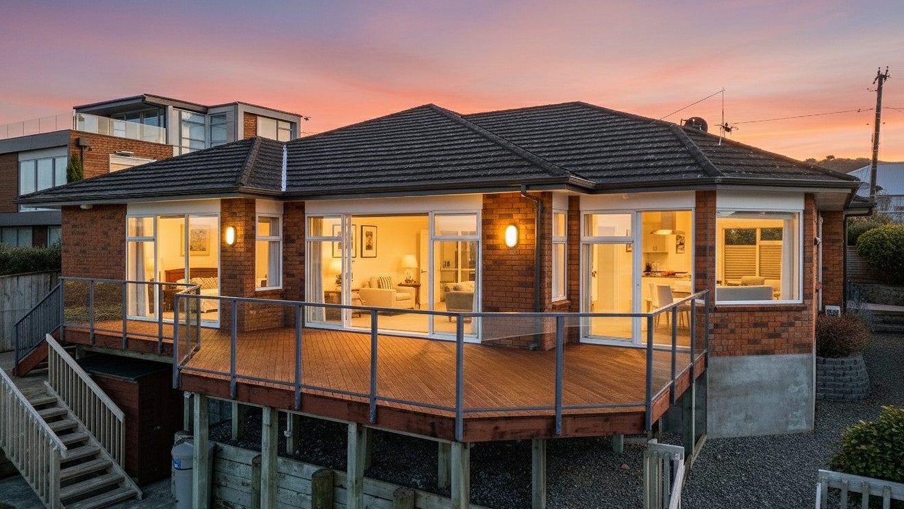 18 Mandalay Terrace, Khandallah, Wellington - Carousel 1