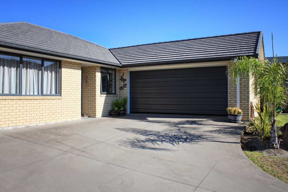 10 Omega Place, Coastlands, Whakatane - Carousel 2