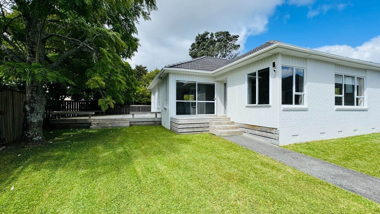 32 Isobel Road, Greenhithe, Auckland - Carousel 1