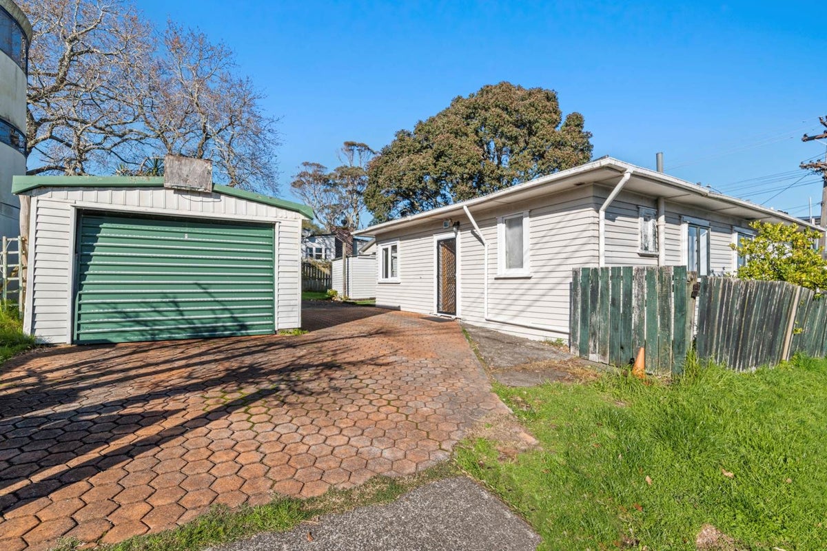 1/176 Lake Road, Belmont, Auckland - Carousel 1