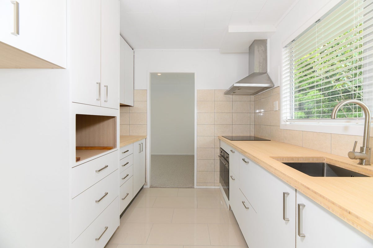52 Kamara Road, Glen Eden, Auckland - Carousel 2