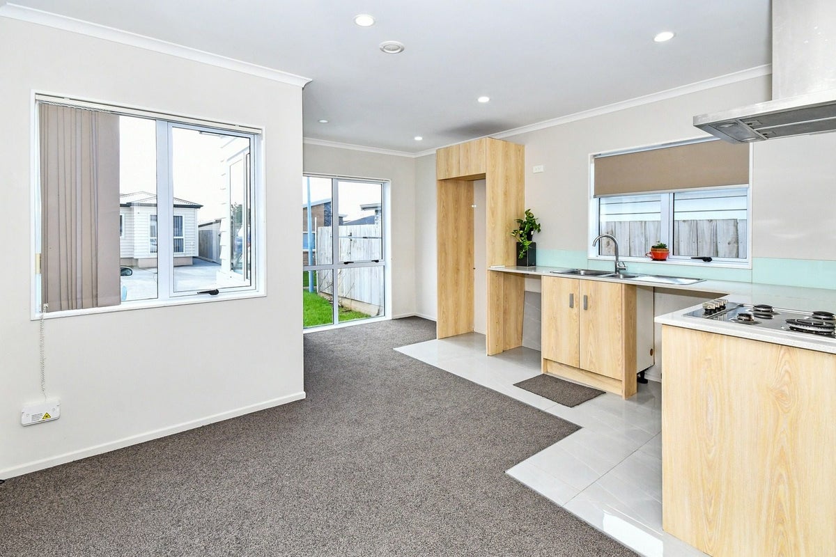 55A Senator Drive, Manurewa, Auckland - Carousel 2