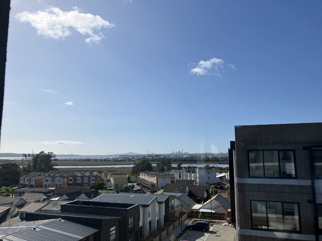 406/3 Rauemi Way, Te Atatu South, Auckland - Carousel 2
