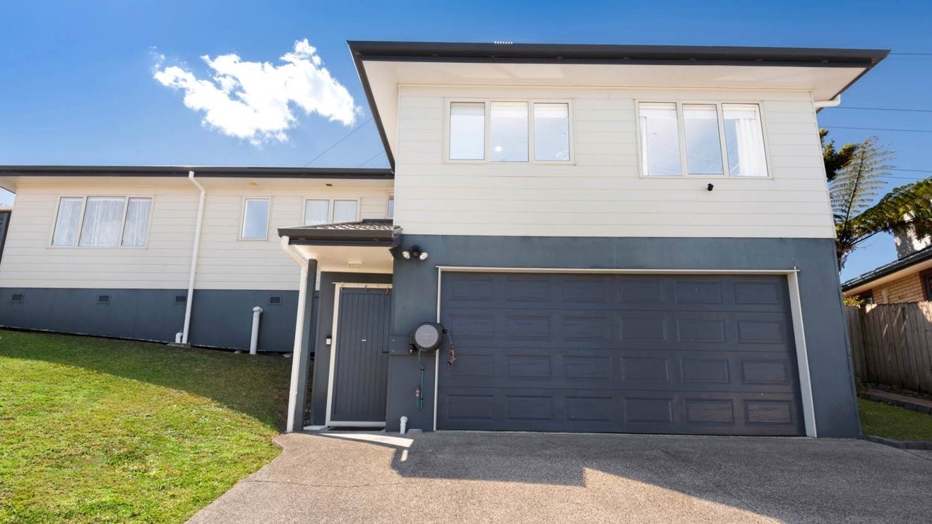 5 Tellin Close, Massey, Auckland - Carousel 1