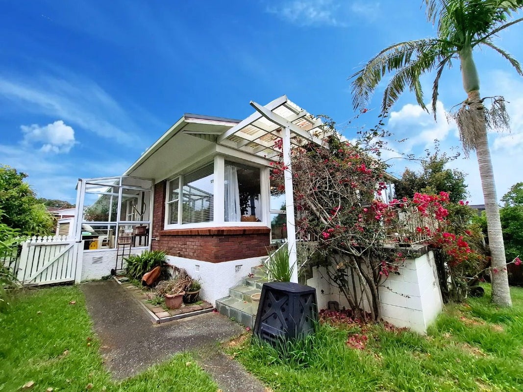 3/33 Northumberland Avenue, Belmont, Auckland - Carousel 1