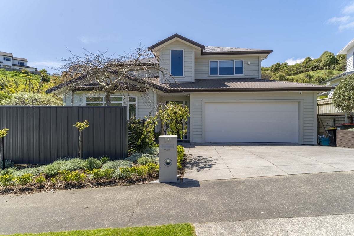 13 Mauldeth Terrace, Churton Park, Wellington - Carousel 1