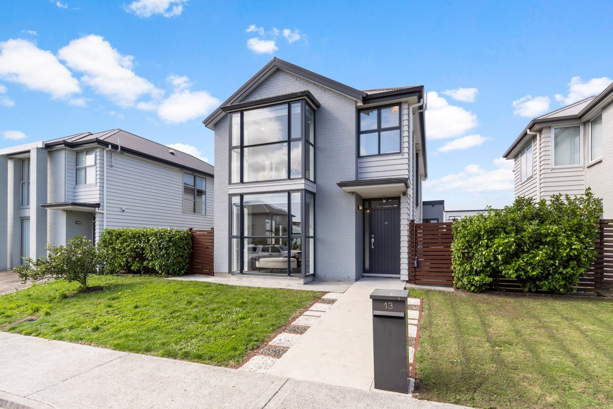 13 Hakaro Way, Takanini, Auckland - Carousel 2