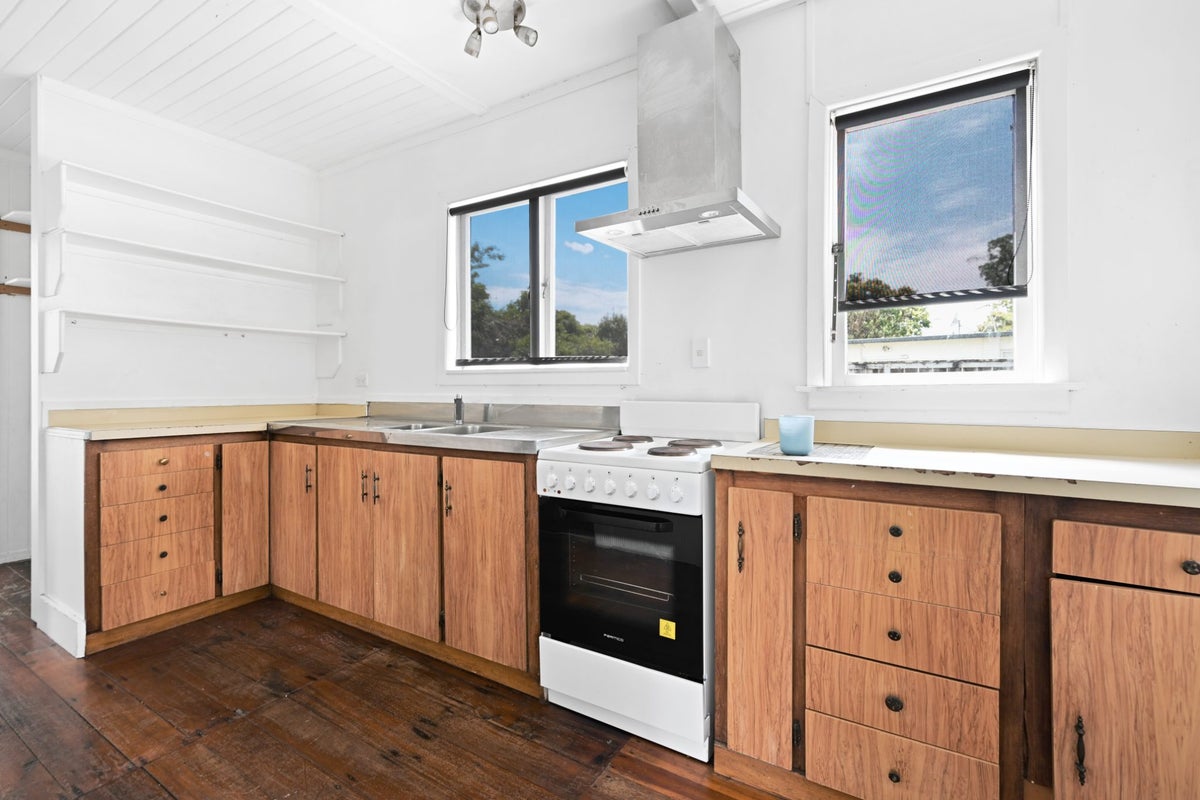 351 Cambridge Road, Hillcrest, Hamilton - Carousel 2