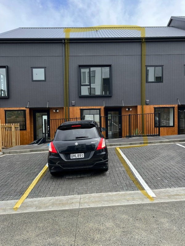 34 Ara Mara Hua, HENDERSON - Carousel 12