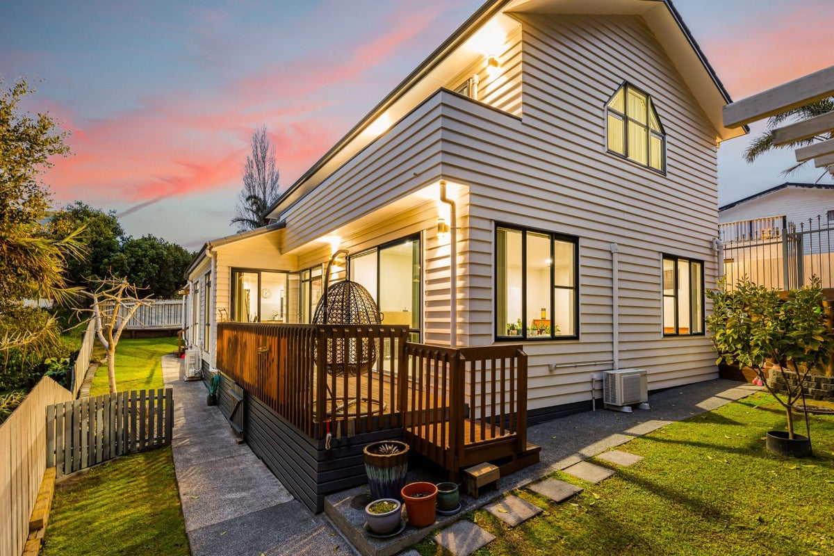26A Windermere Crescent, Blockhouse Bay, Auckland - Carousel 2
