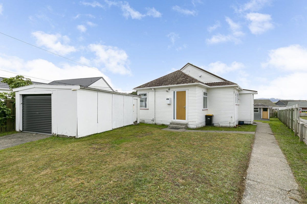 3 Rudyard Crescent, Johnsonville, Wellington - Carousel 1